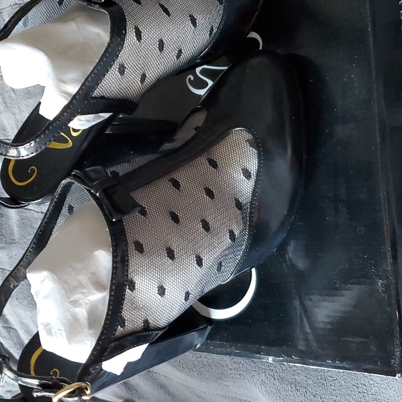 NIB. Black chunky heels. - Picture 3 of 6